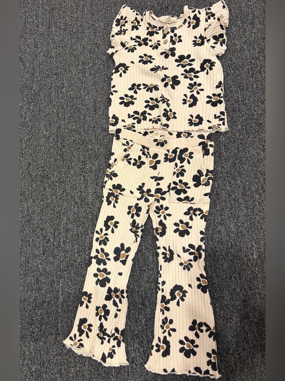 Jessica Simpson Outfit 3T